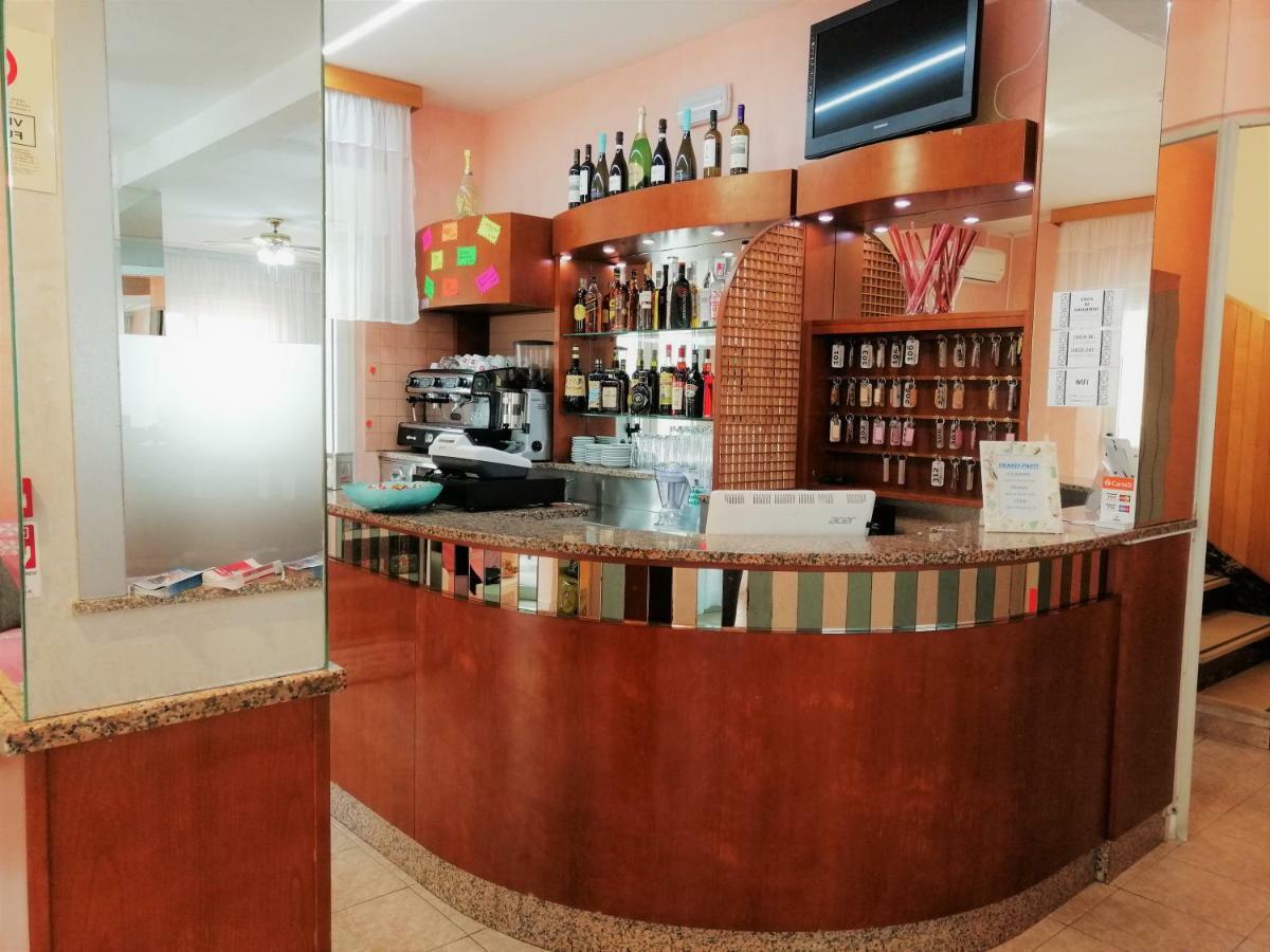 Hotel Alba リミニ エクステリア 写真